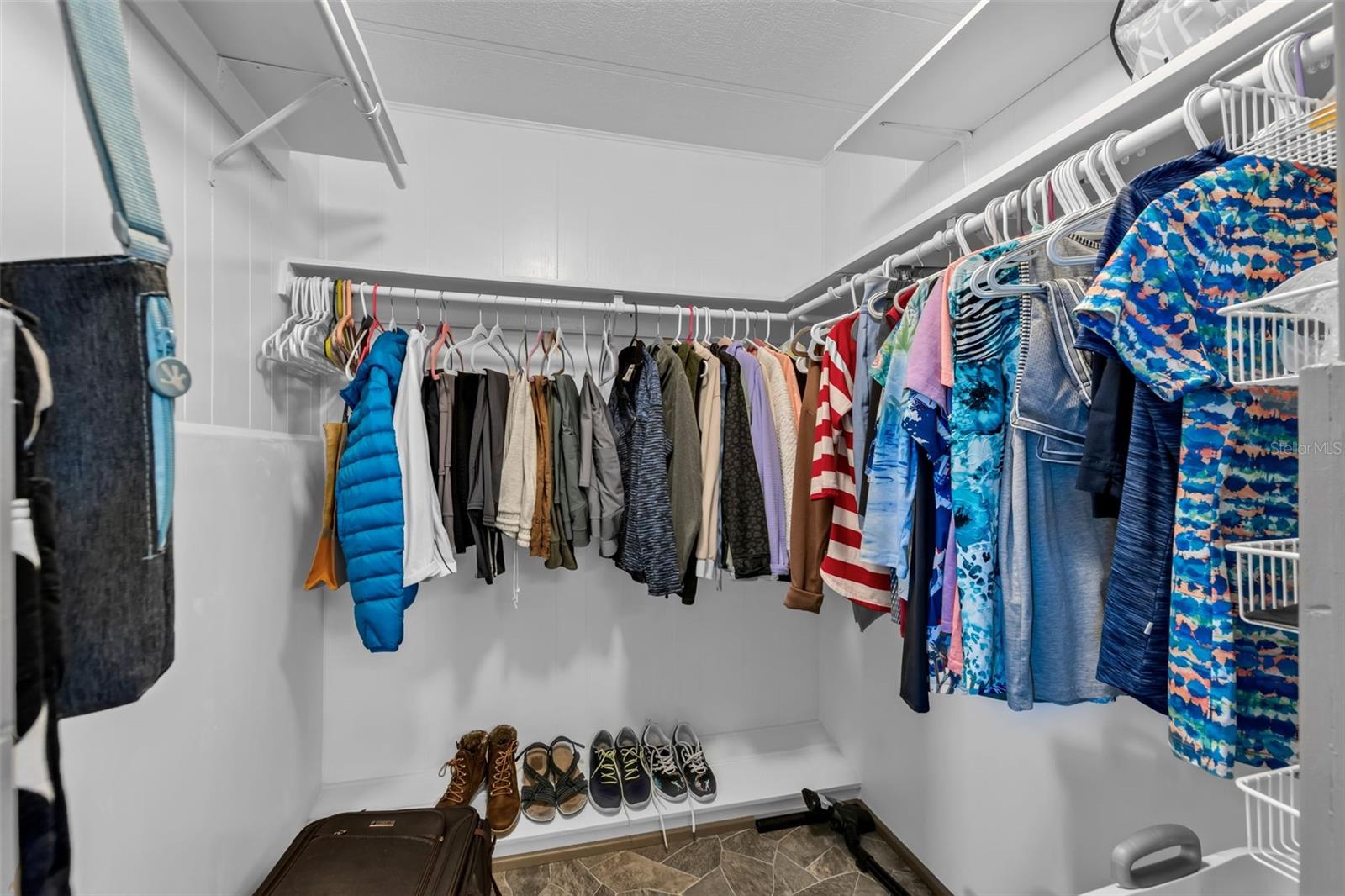 Image 32 of 50 For 5619 Bayshore Road 466