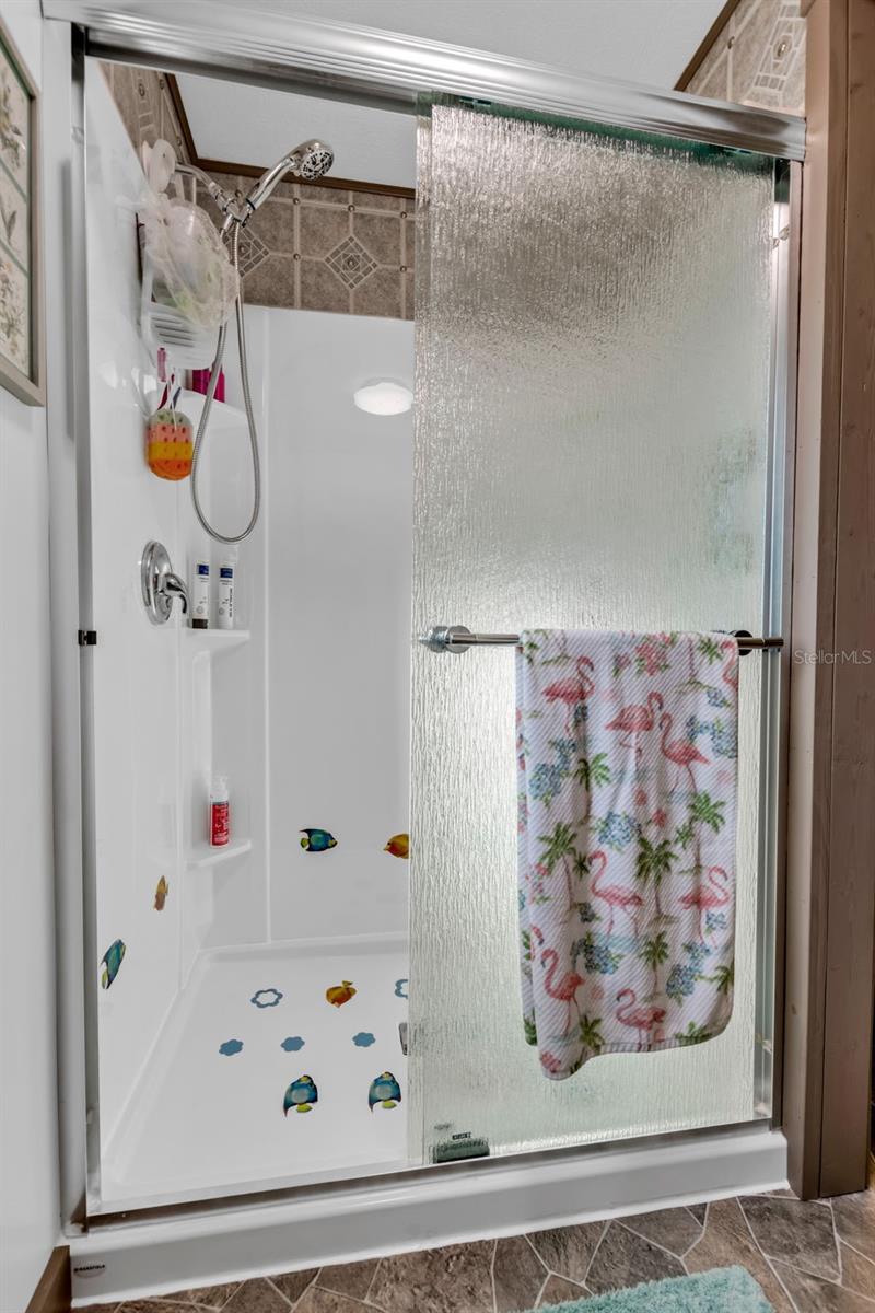 Image 36 of 50 For 5619 Bayshore Road 466