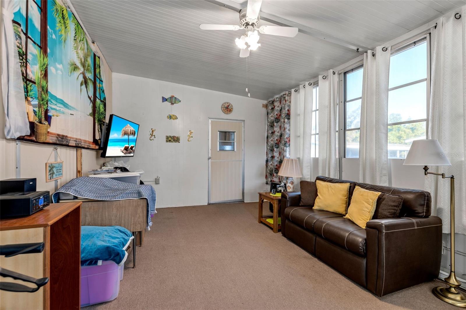 Image 39 of 50 For 5619 Bayshore Road 466