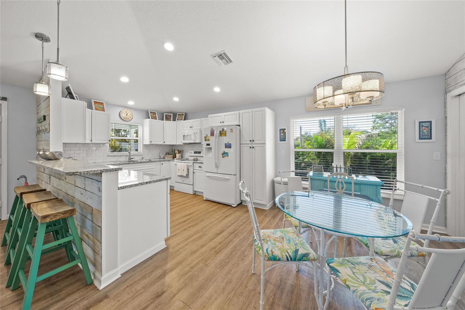 Image 14 of 46 For 116 Avenida La Palma