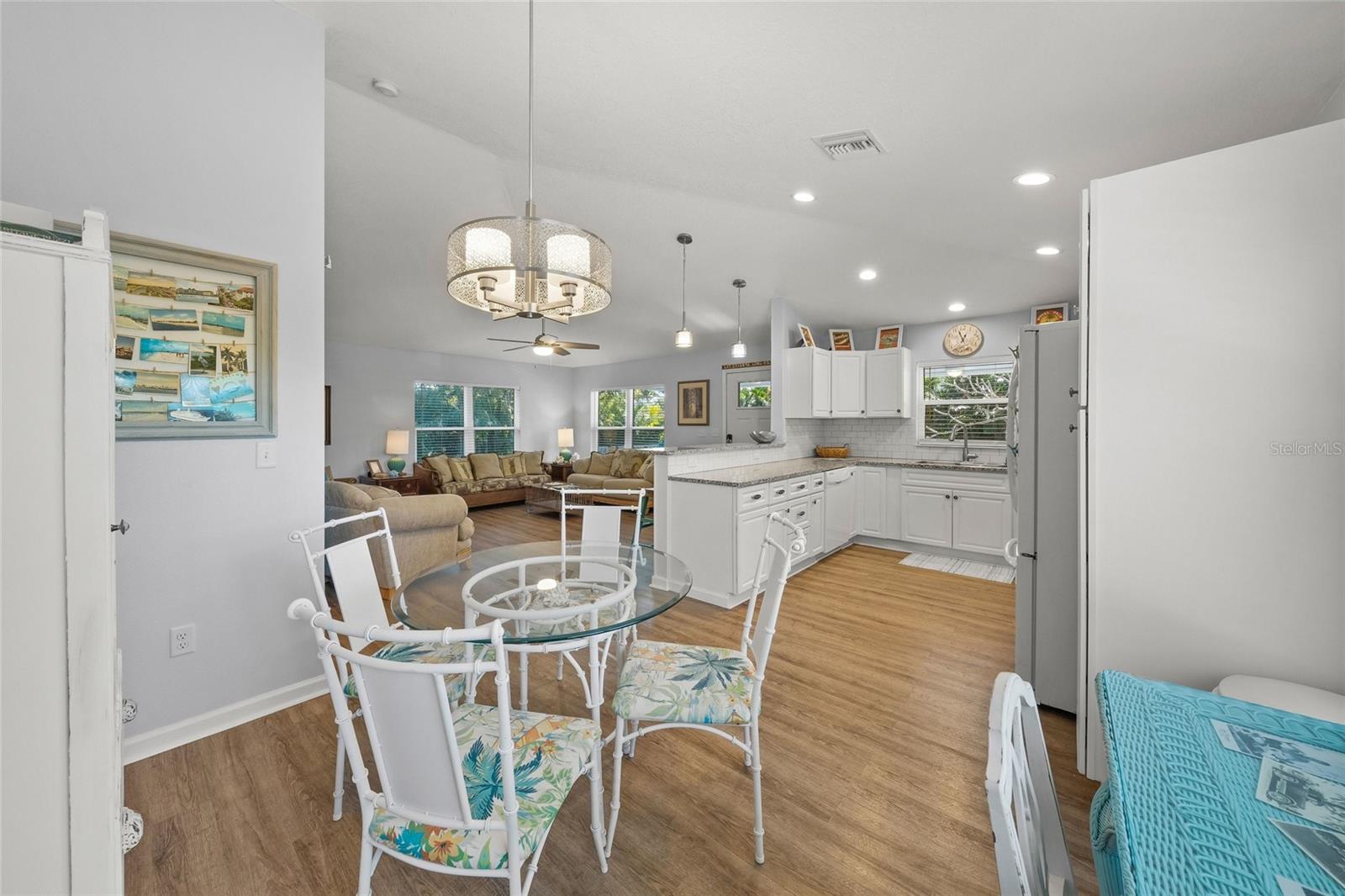 Image 19 of 46 For 116 Avenida La Palma