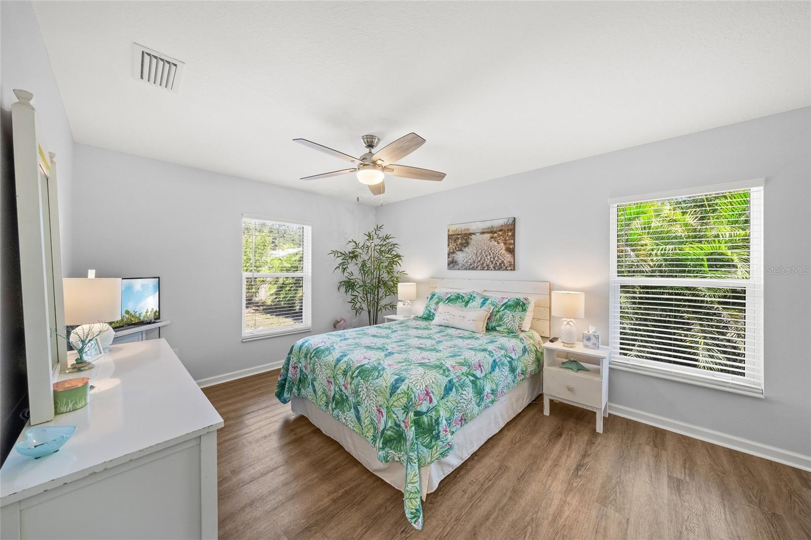 Image 24 of 46 For 116 Avenida La Palma