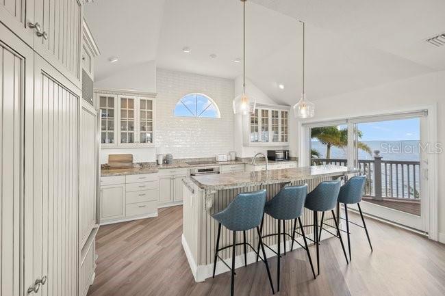 Image 14 of 61 For 527 56th Street