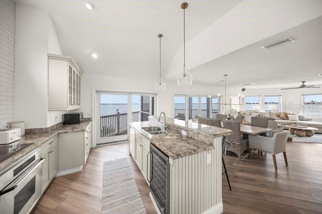 Image 16 of 61 For 527 56th Street