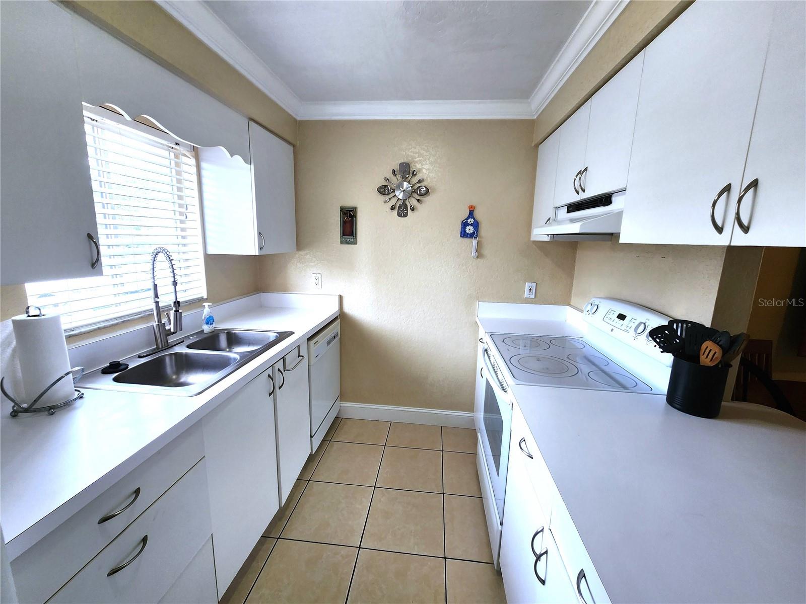 Image 7 of 20 For 2720 Hidden Lake Boulevard B