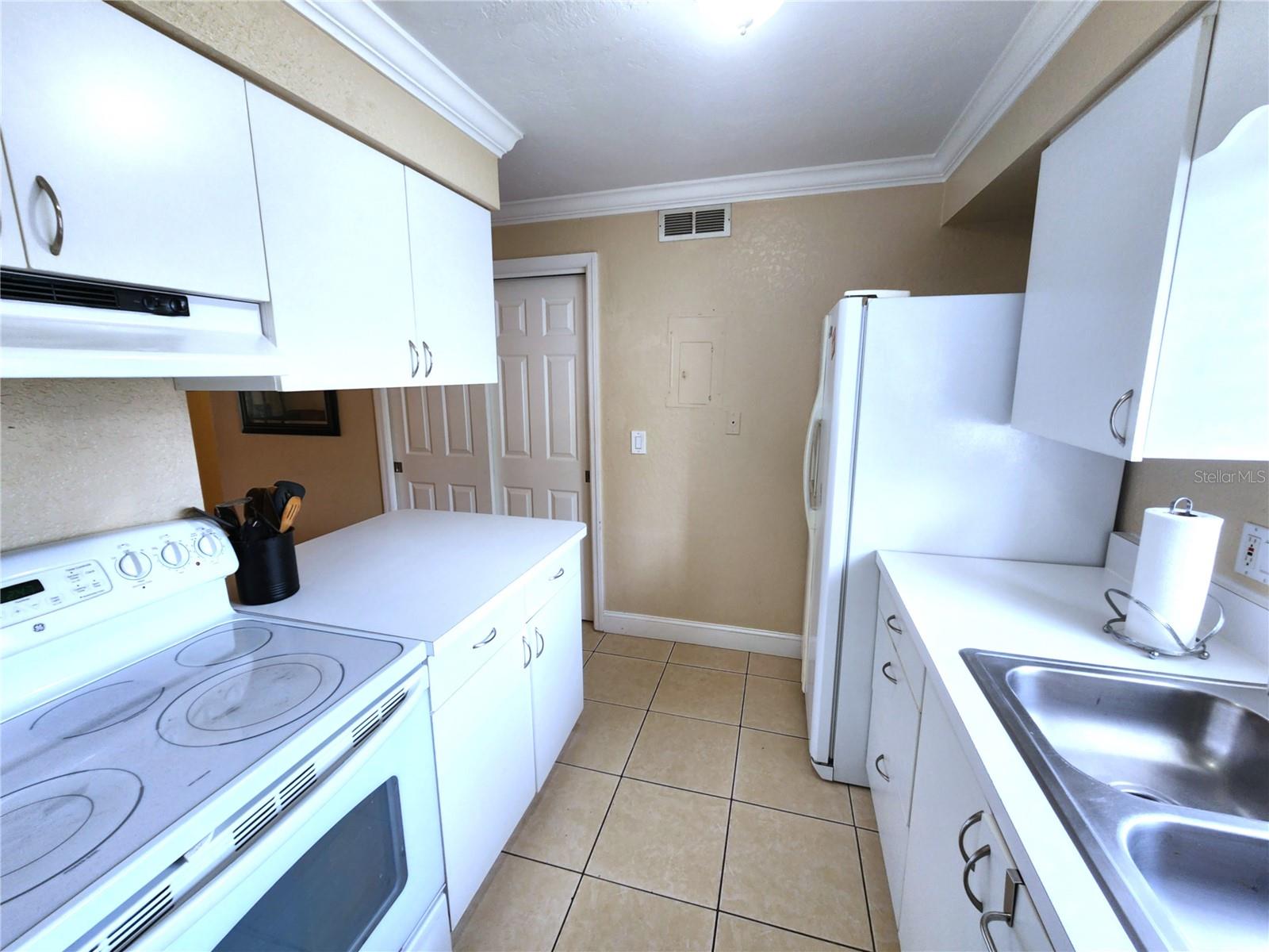 Image 9 of 20 For 2720 Hidden Lake Boulevard B