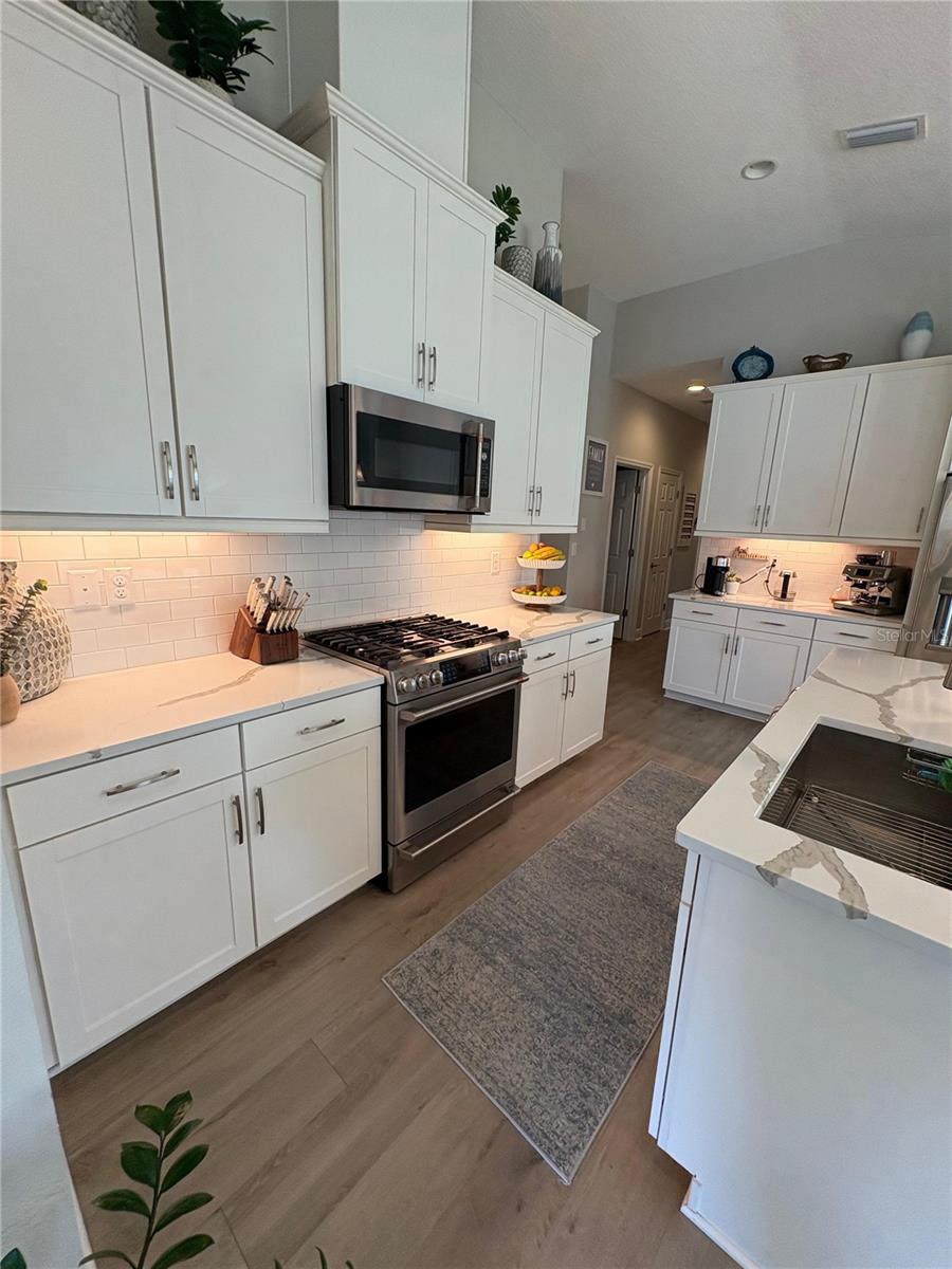 Image 10 of 28 For 12558 Oak Hill Way