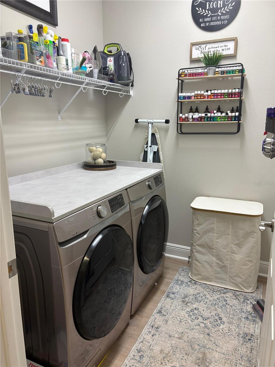 Image 22 of 28 For 12558 Oak Hill Way