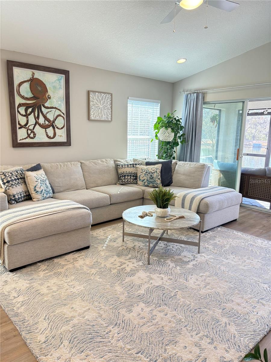 Image 4 of 28 For 12558 Oak Hill Way