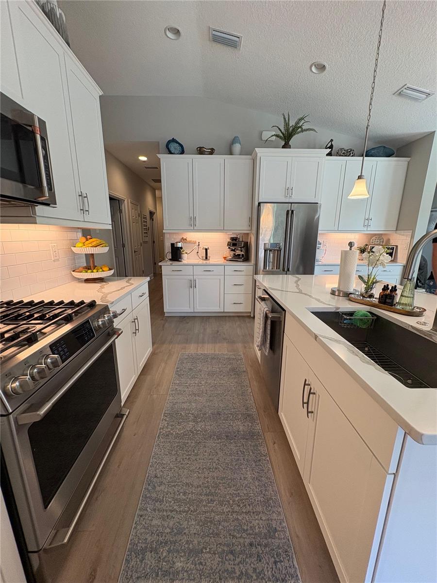 Image 9 of 28 For 12558 Oak Hill Way