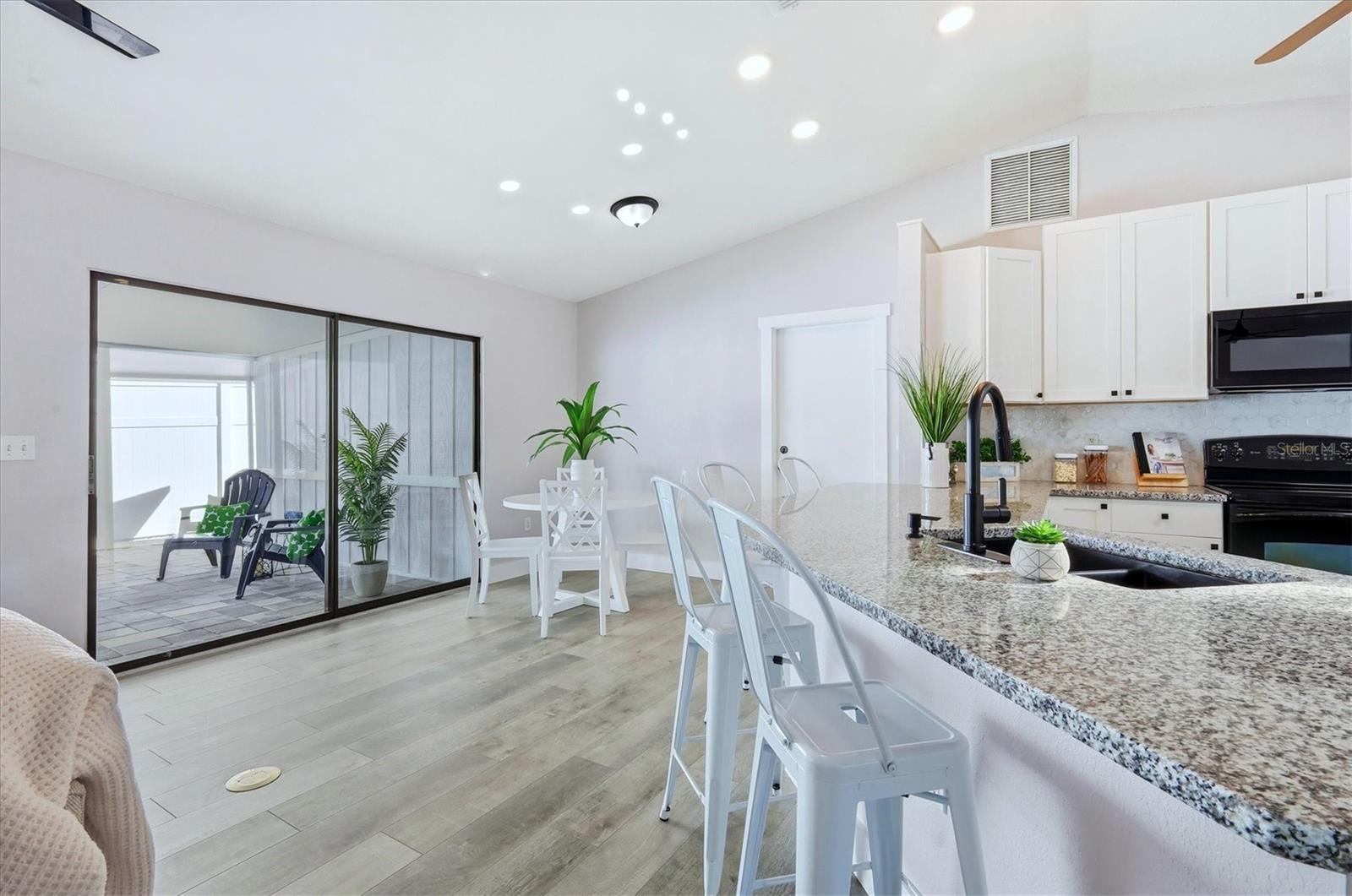 Image 15 of 40 For 903 72nd St Nw