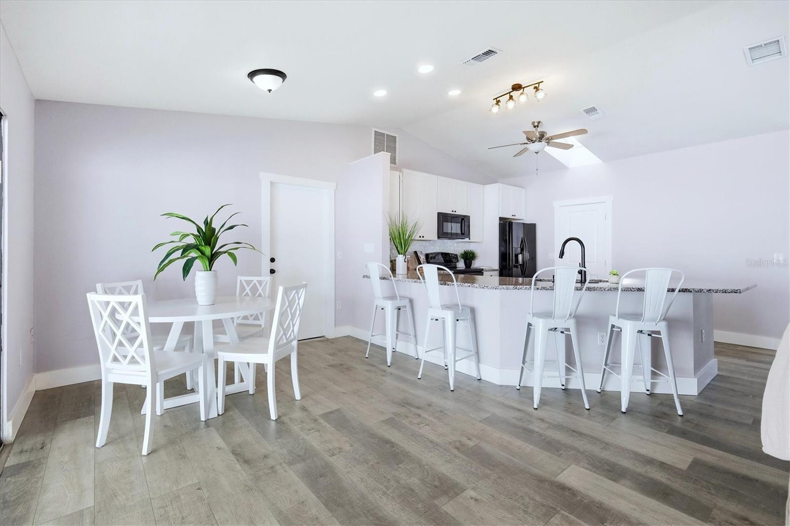 Image 16 of 40 For 903 72nd St Nw