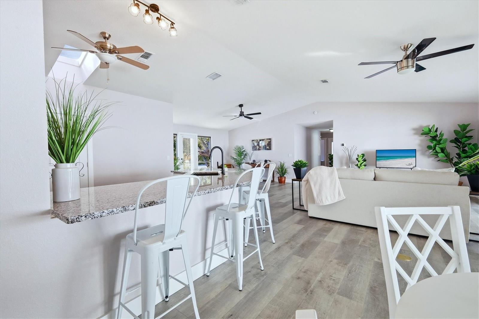 Image 18 of 40 For 903 72nd St Nw