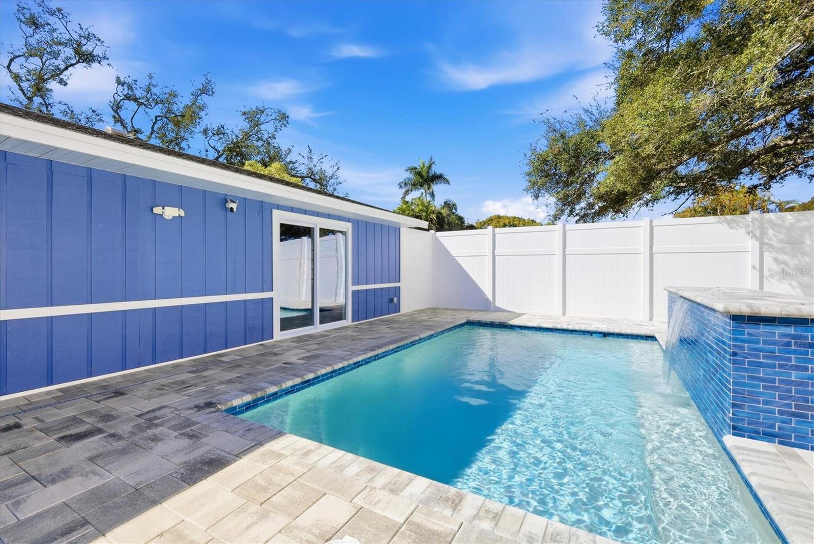 Image 2 of 40 For 903 72nd St Nw