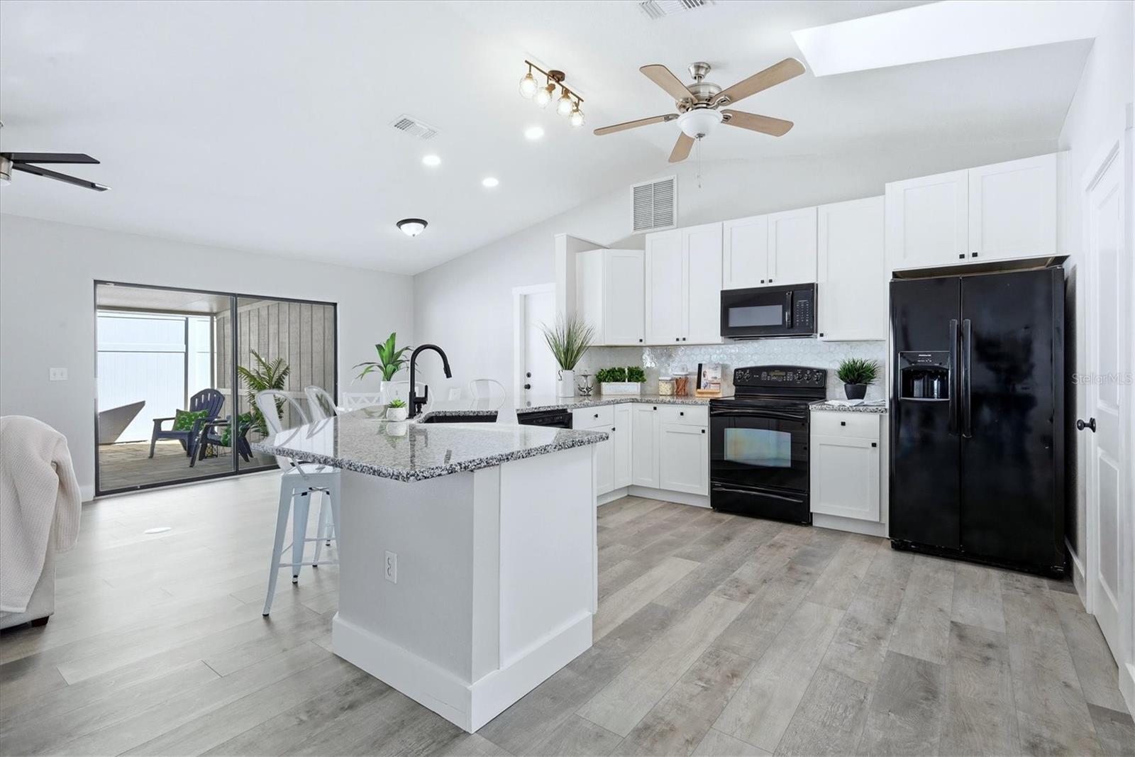 Image 20 of 40 For 903 72nd St Nw