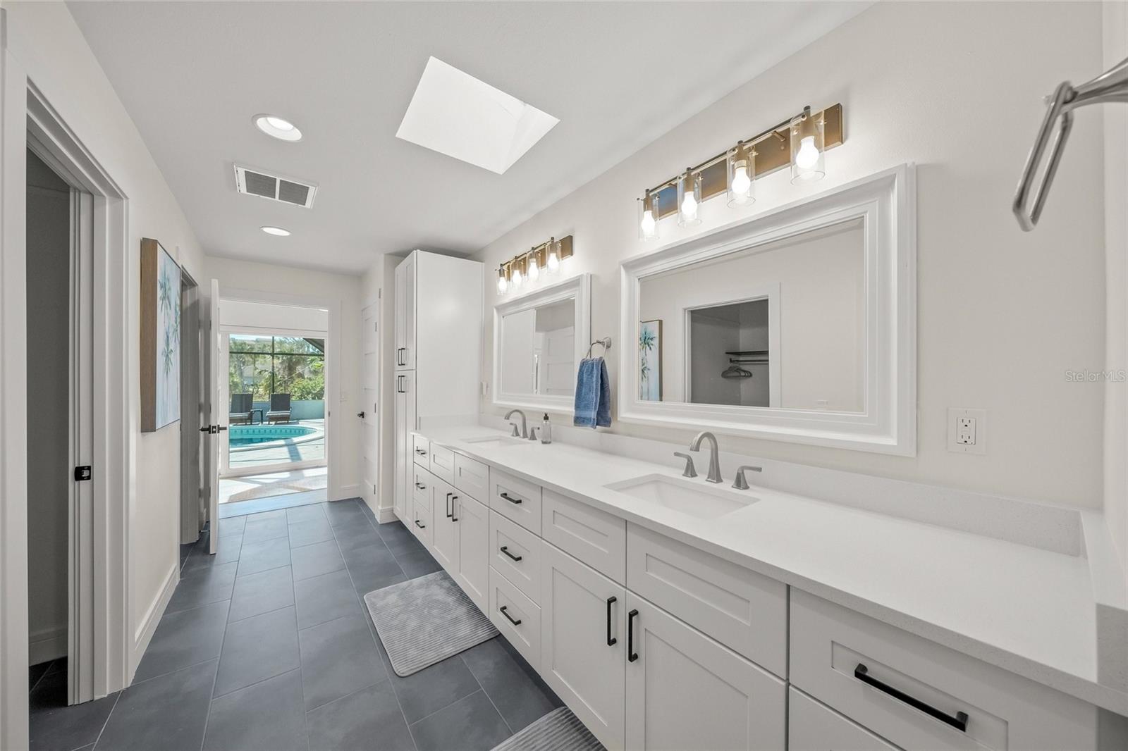 Image 20 of 85 For 8560 Heron Lagoon Circle