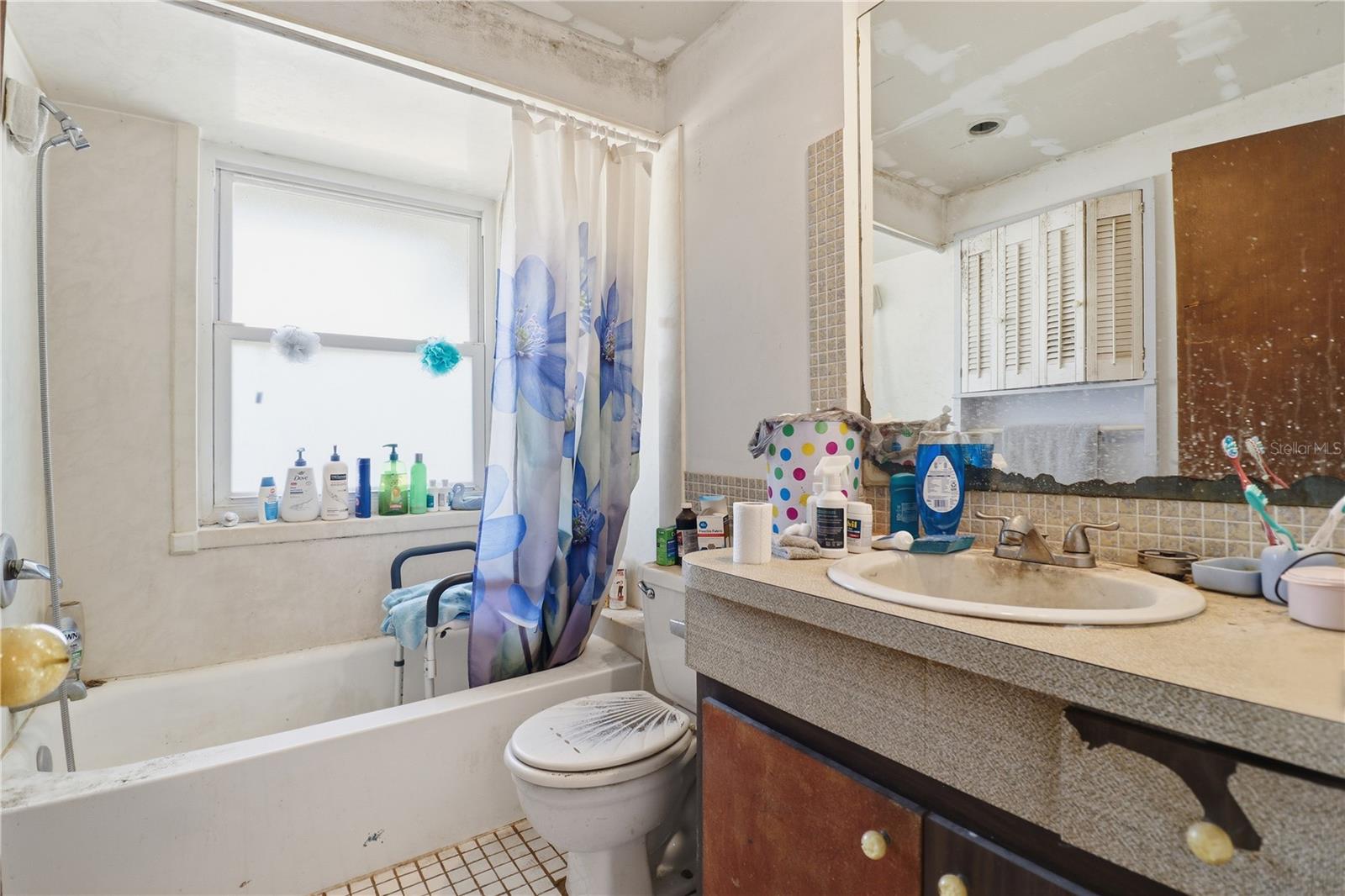 Image 14 of 30 For 27403 Balboa Drive