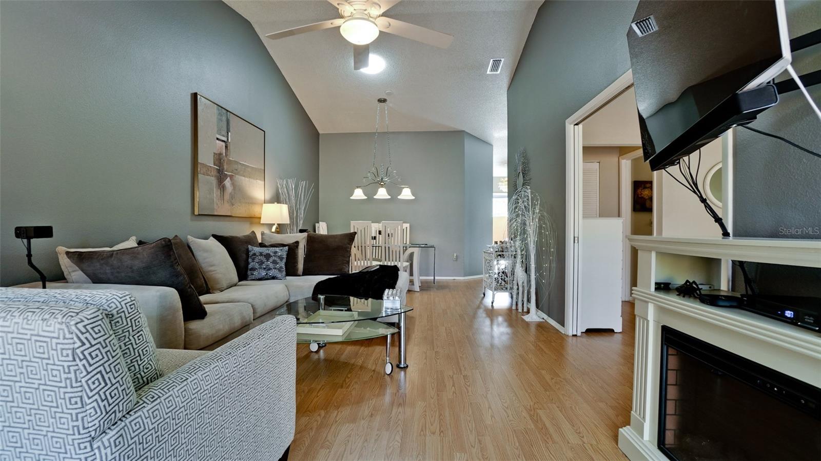 Image 13 of 49 For 4527 Park Lake Terrace N