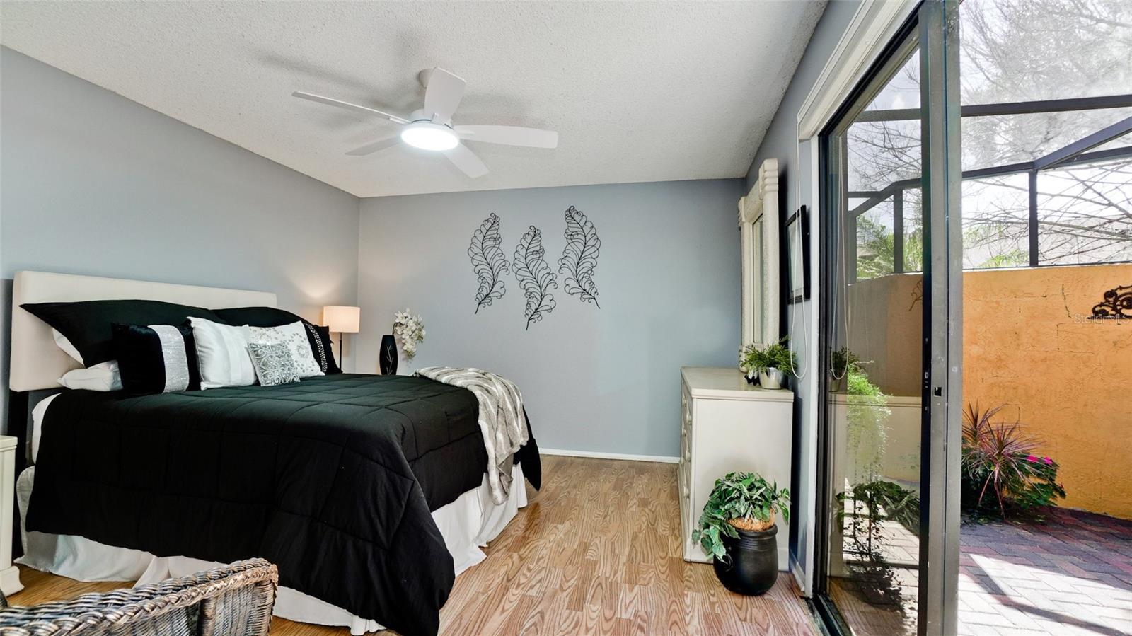 Image 24 of 49 For 4527 Park Lake Terrace N