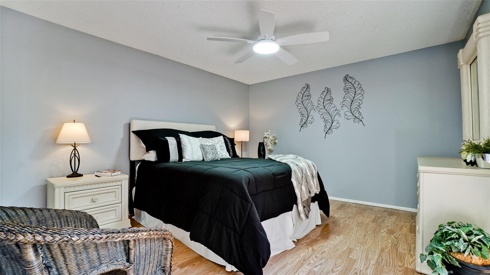 Image 26 of 49 For 4527 Park Lake Terrace N