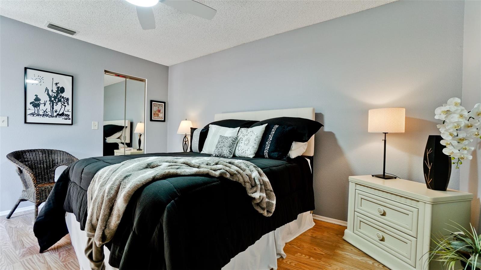 Image 28 of 49 For 4527 Park Lake Terrace N