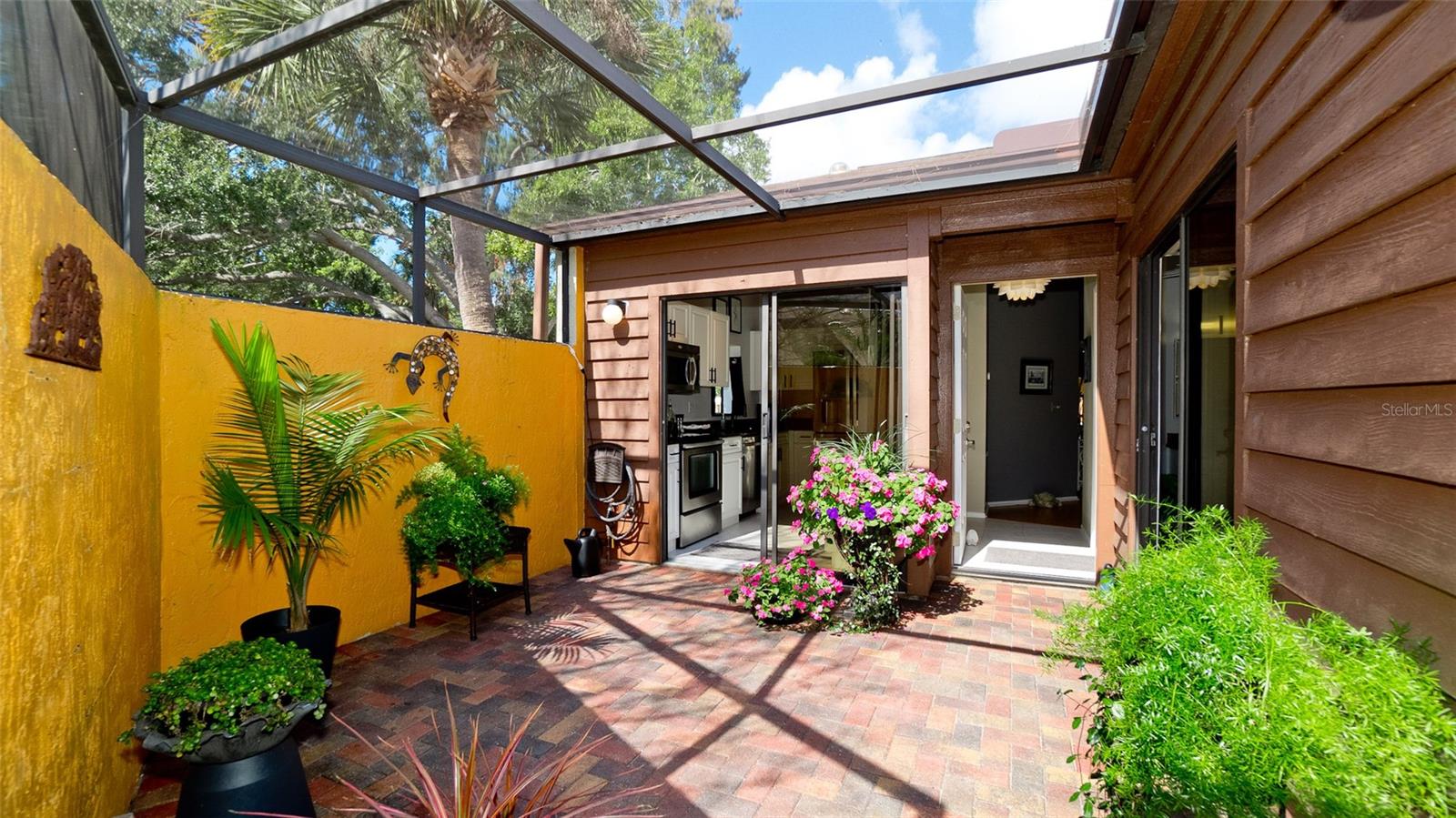 Image 4 of 49 For 4527 Park Lake Terrace N