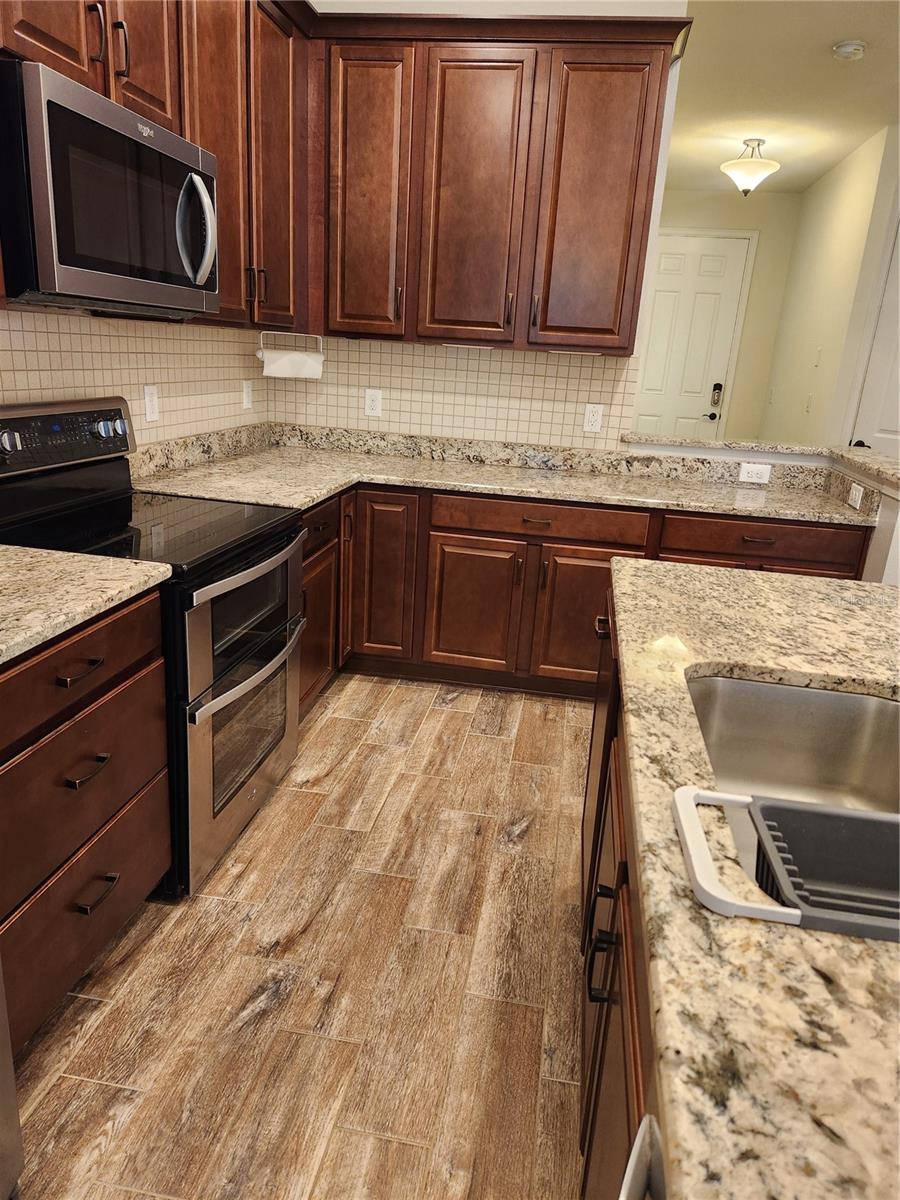 Image 8 of 38 For 3668 Fescue Lane