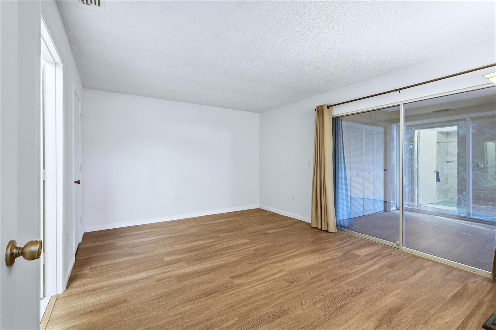 Image 11 of 44 For 4819 Village Gardens Drive 110