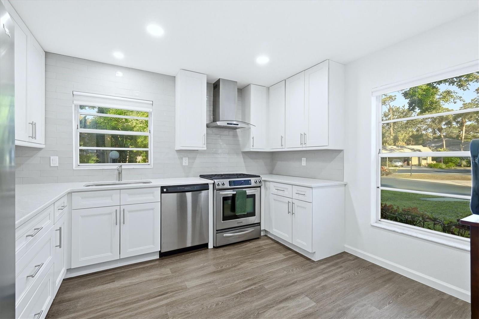 Image 15 of 44 For 4819 Village Gardens Drive 110