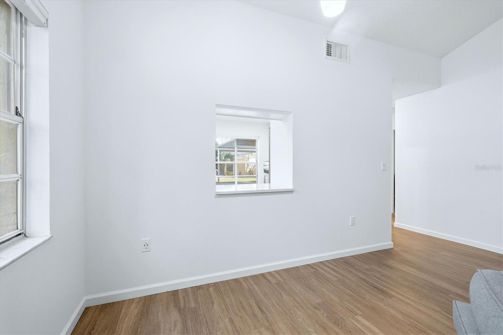 Image 16 of 44 For 4819 Village Gardens Drive 110