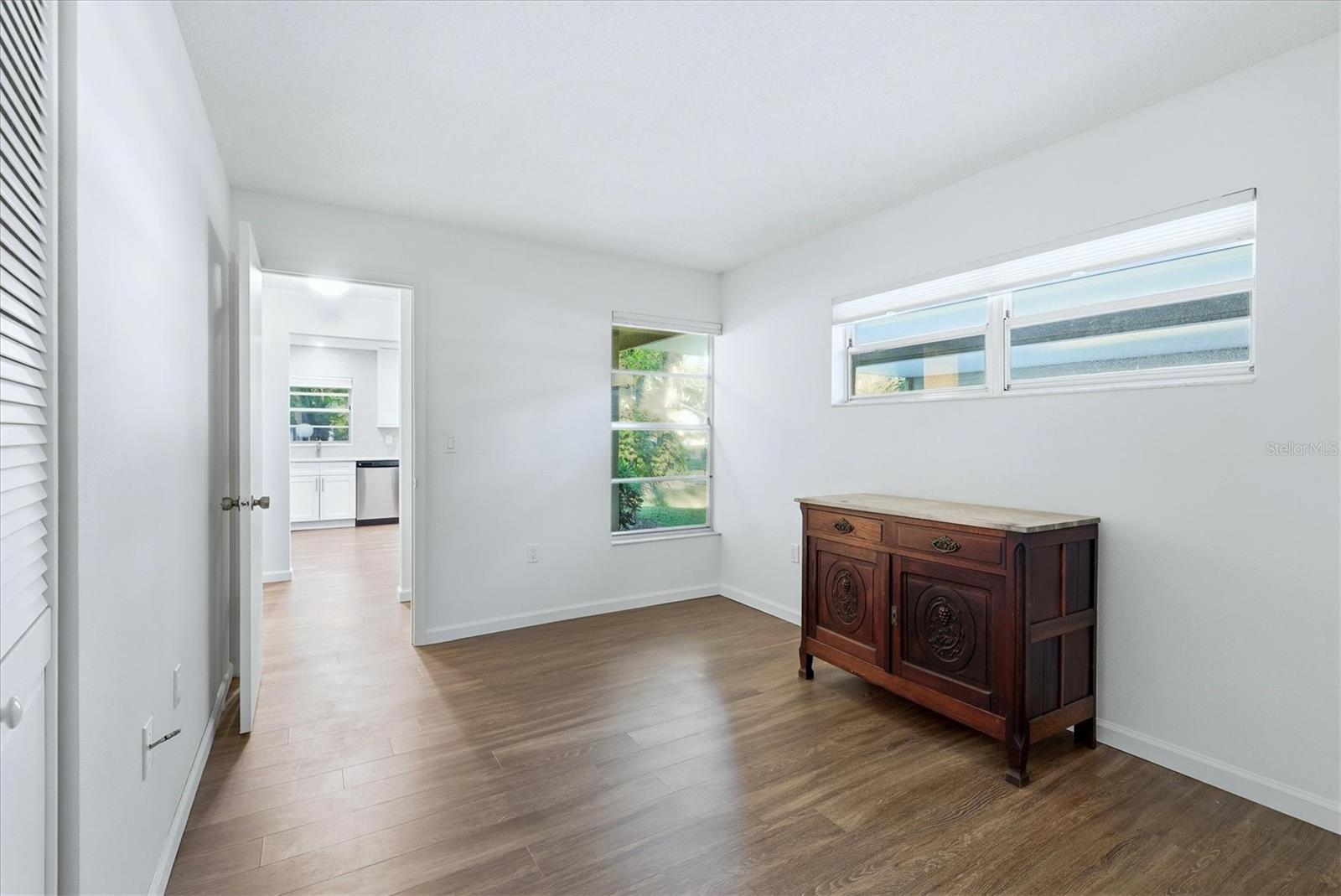 Image 17 of 44 For 4819 Village Gardens Drive 110