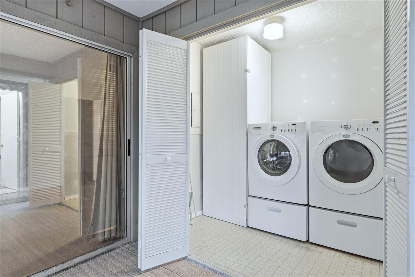 Image 23 of 44 For 4819 Village Gardens Drive 110