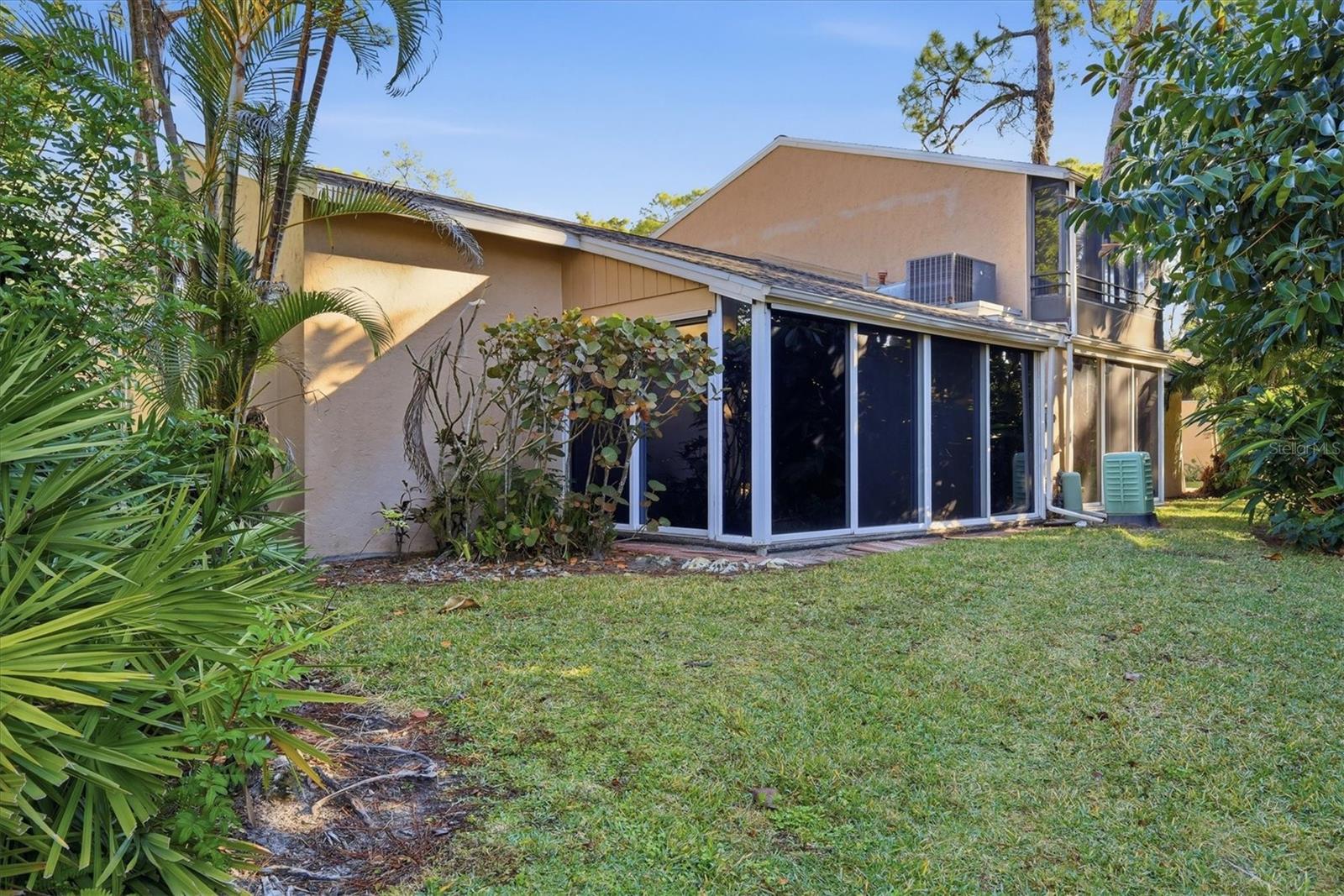 Image 26 of 44 For 4819 Village Gardens Drive 110