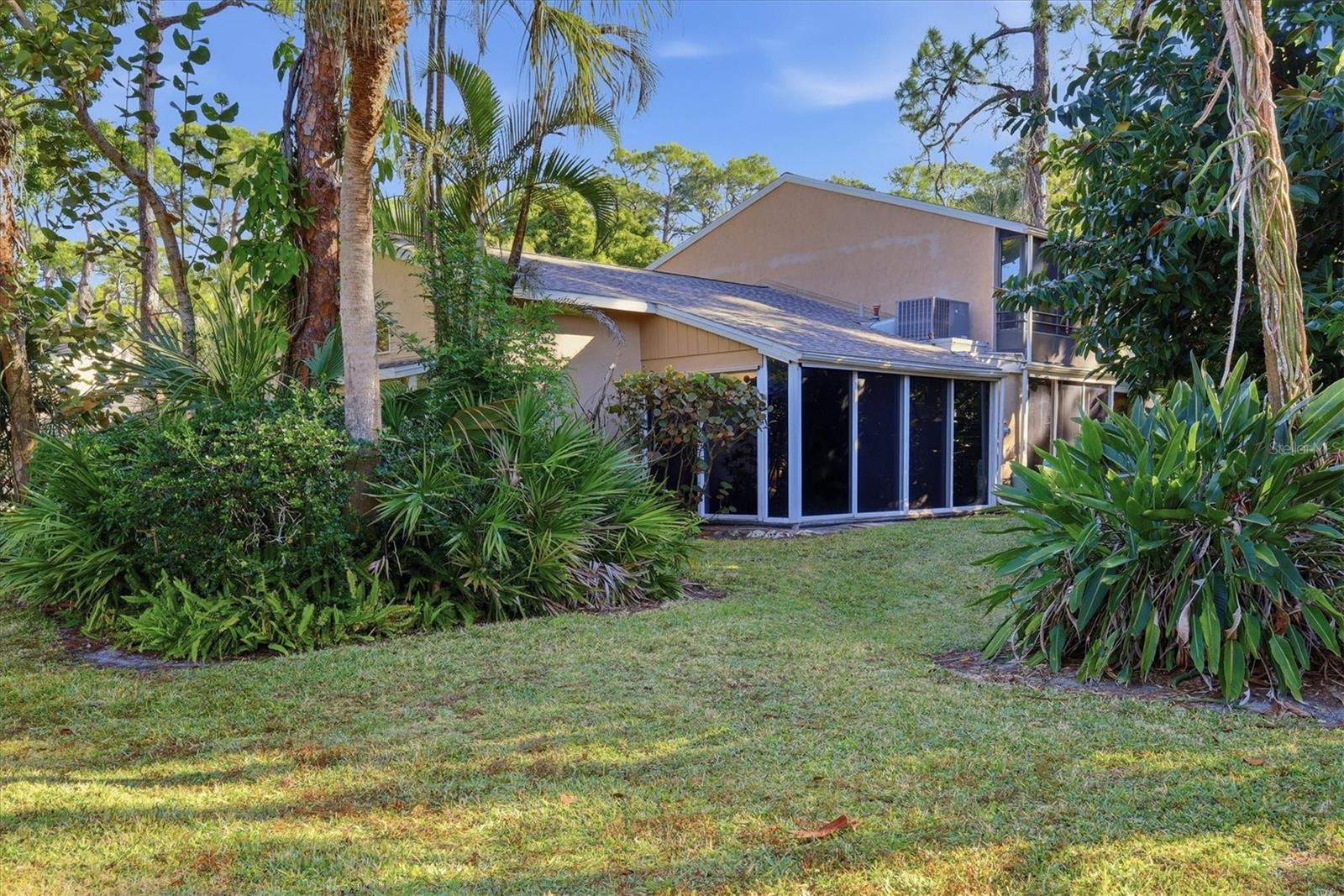 Image 27 of 44 For 4819 Village Gardens Drive 110