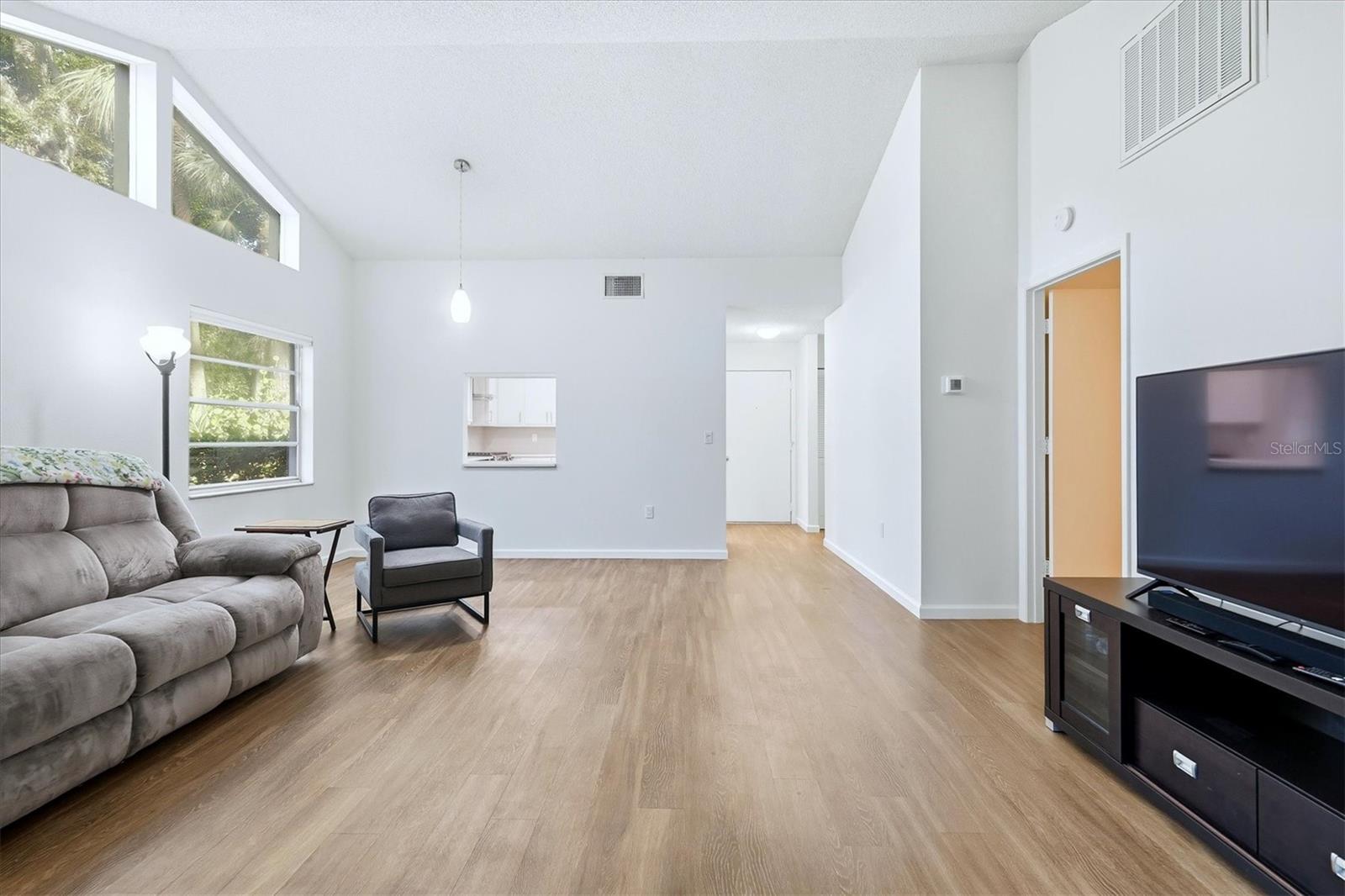 Image 9 of 44 For 4819 Village Gardens Drive 110