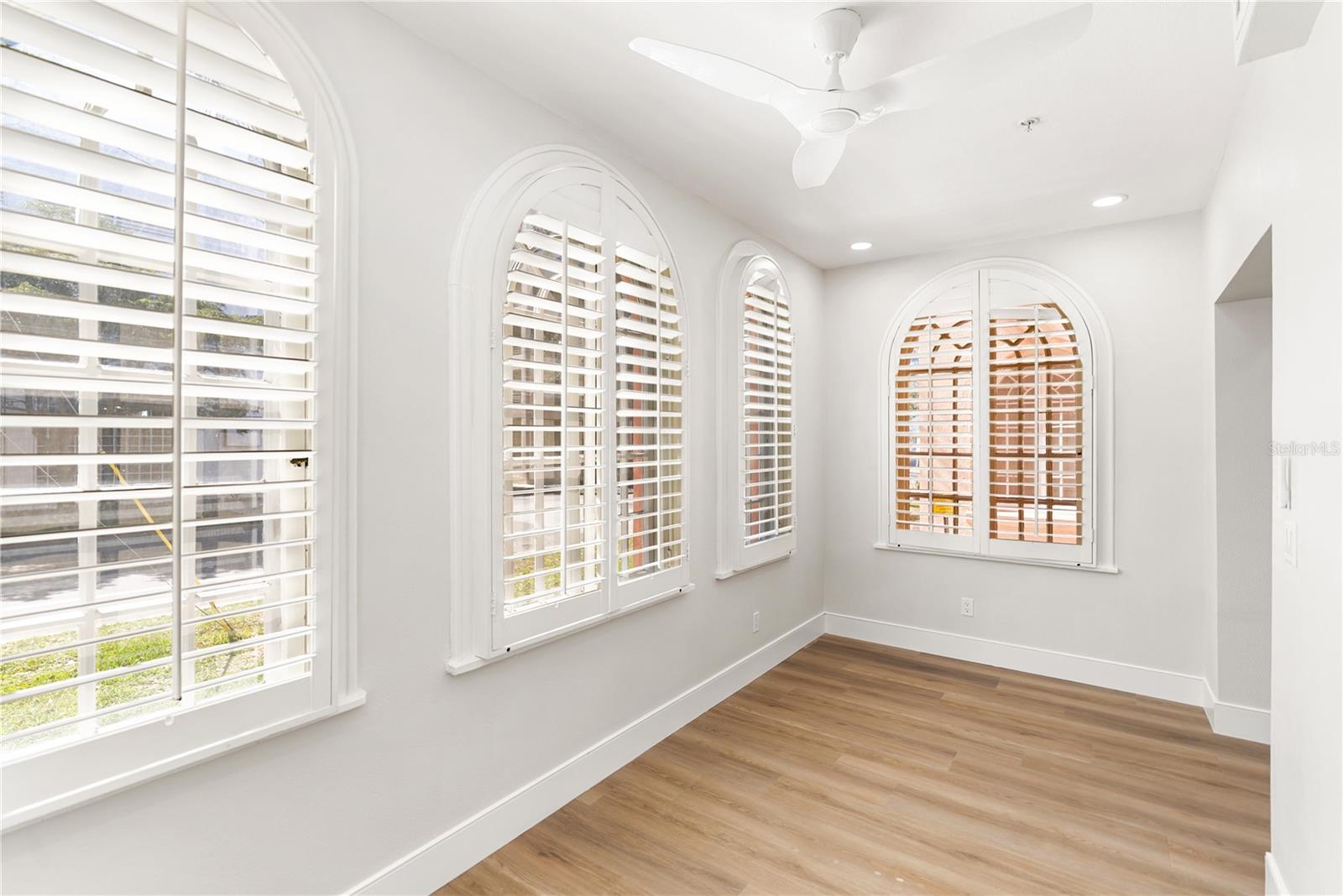 Image 25 of 71 For 1221 Palm Avenue 106-107