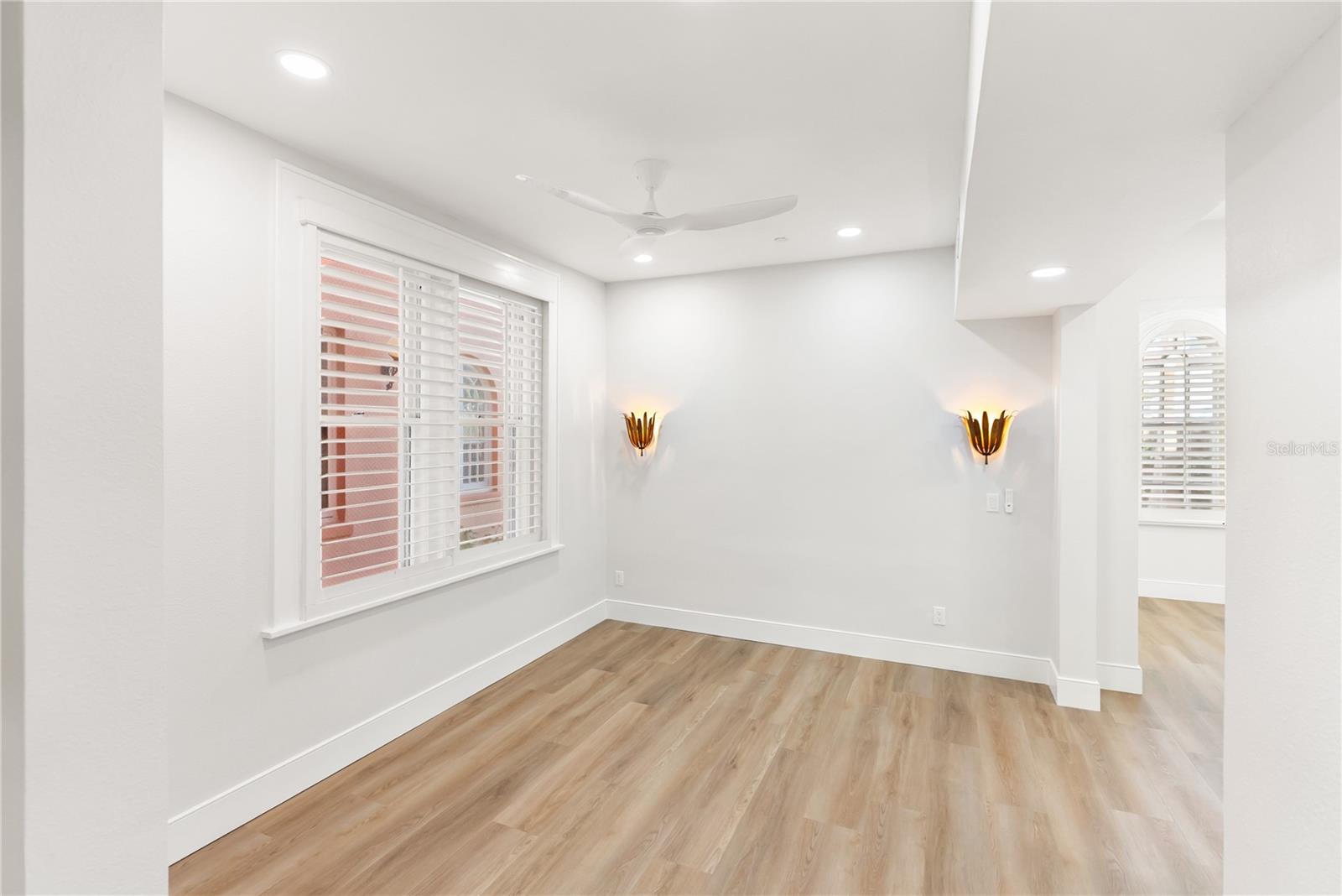 Image 29 of 71 For 1221 Palm Avenue 106-107