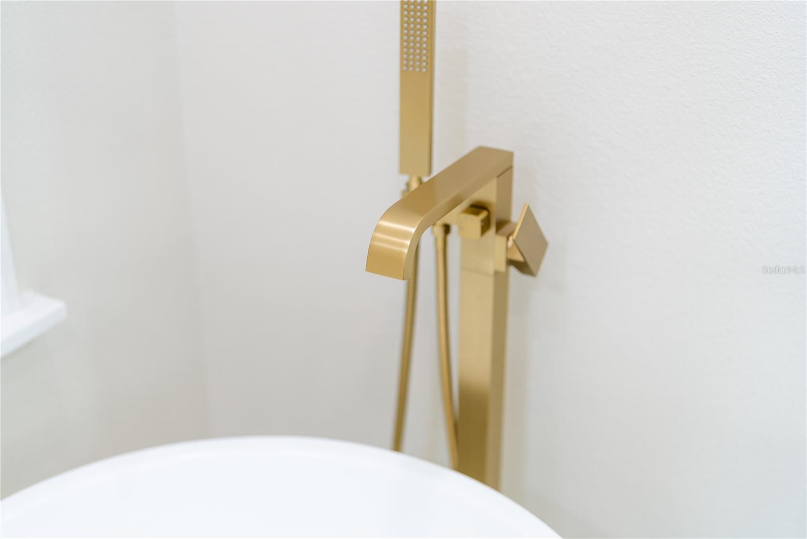 Image 38 of 71 For 1221 Palm Avenue 106-107