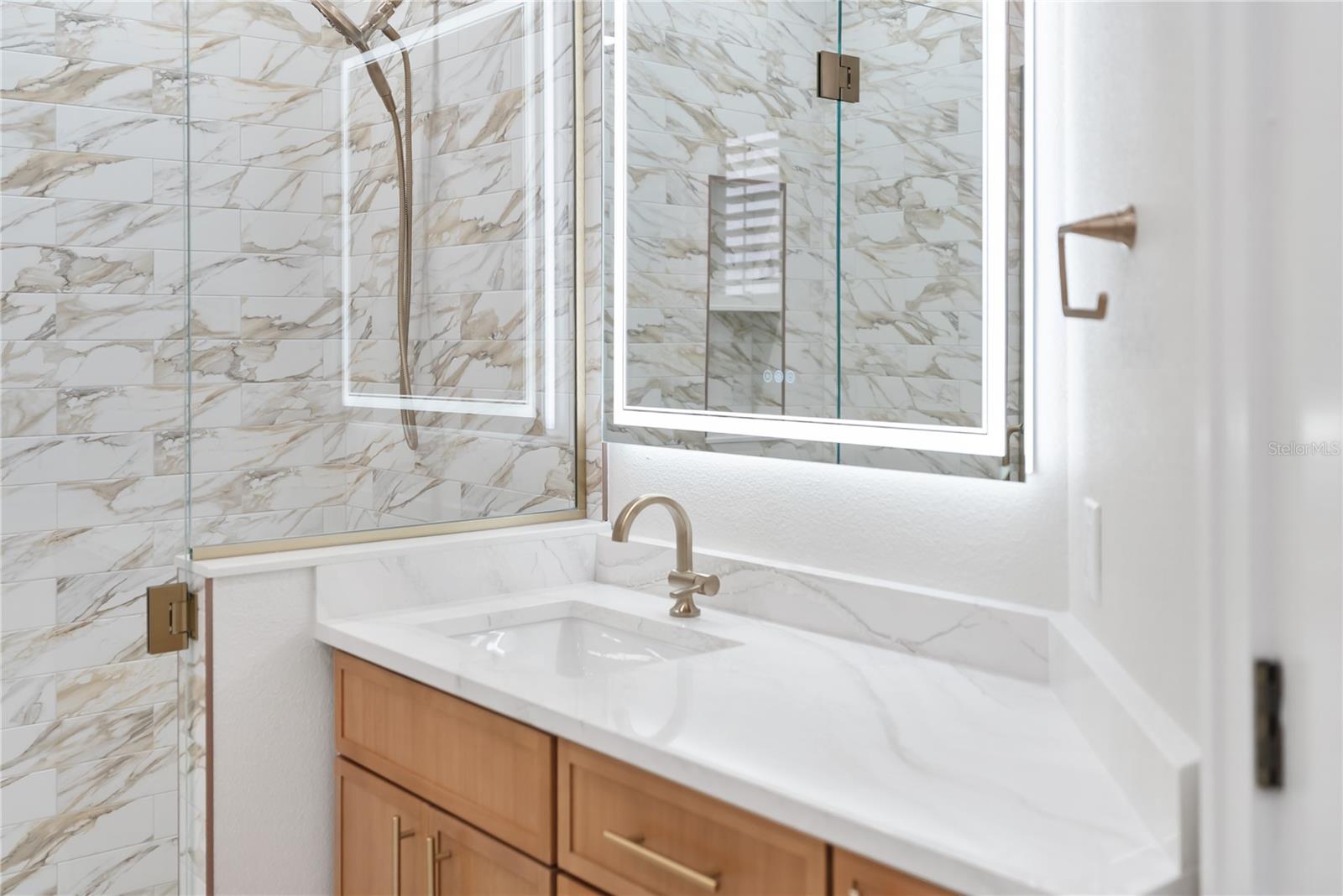 Image 39 of 71 For 1221 Palm Avenue 106-107