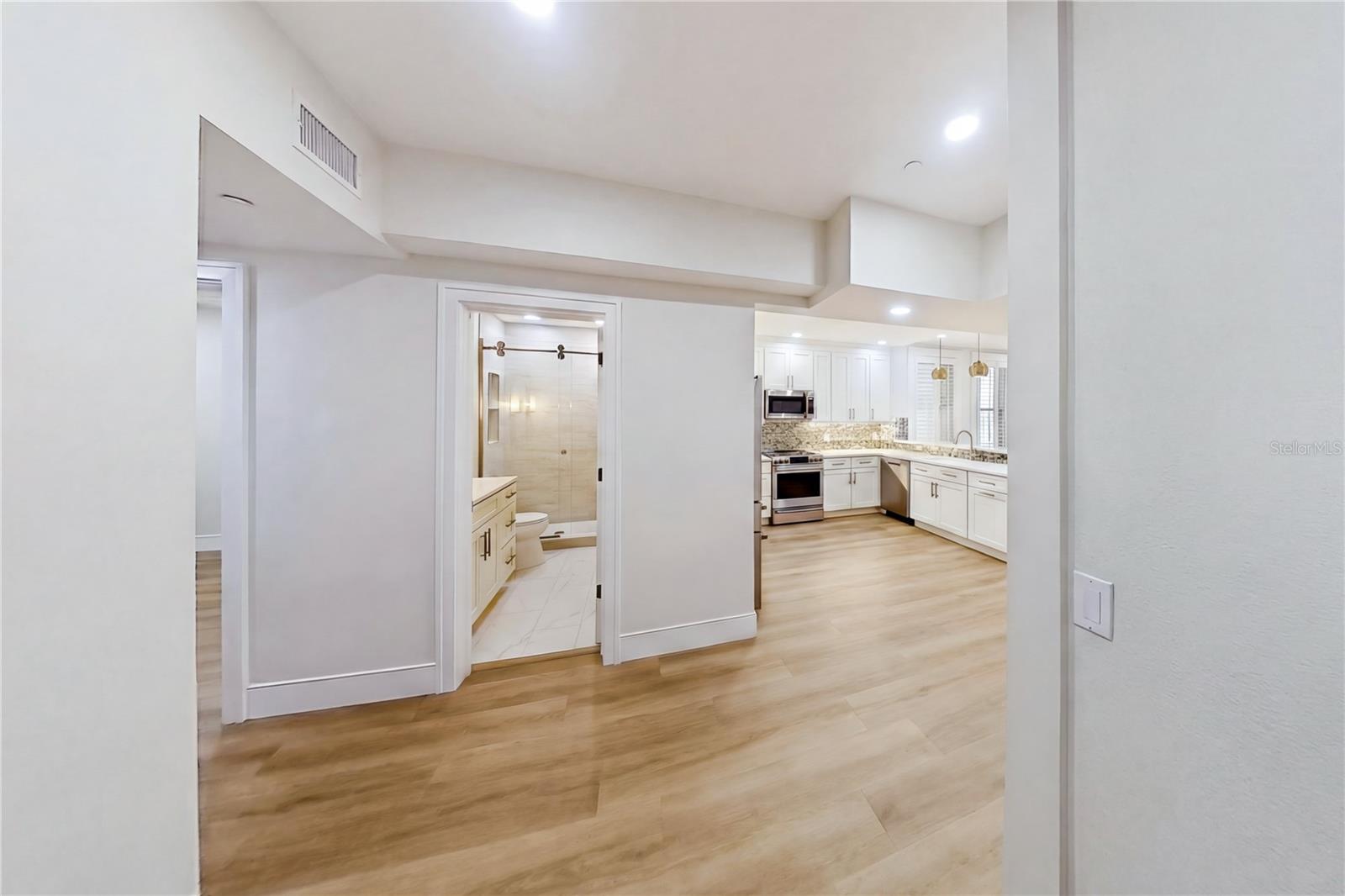 Image 4 of 71 For 1221 Palm Avenue 106-107