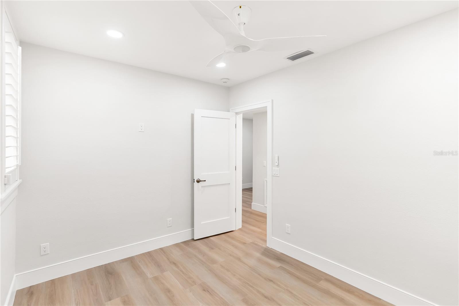 Image 48 of 71 For 1221 Palm Avenue 106-107