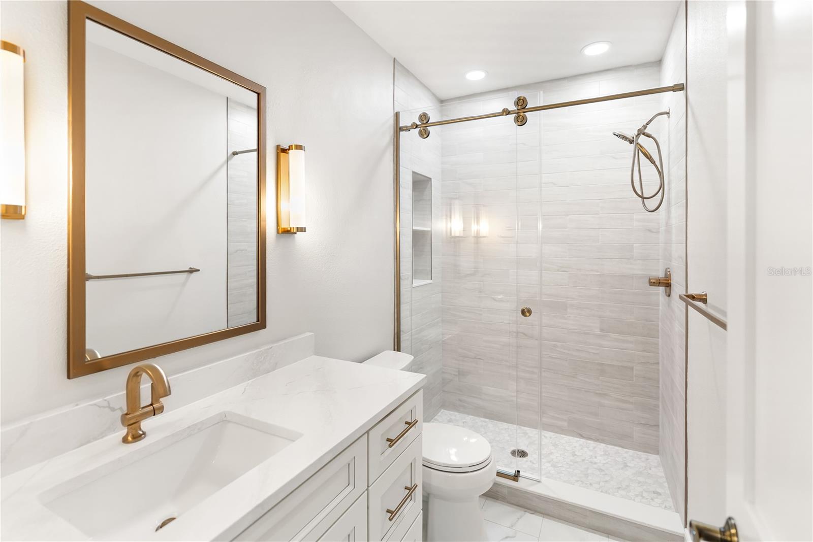 Image 49 of 71 For 1221 Palm Avenue 106-107