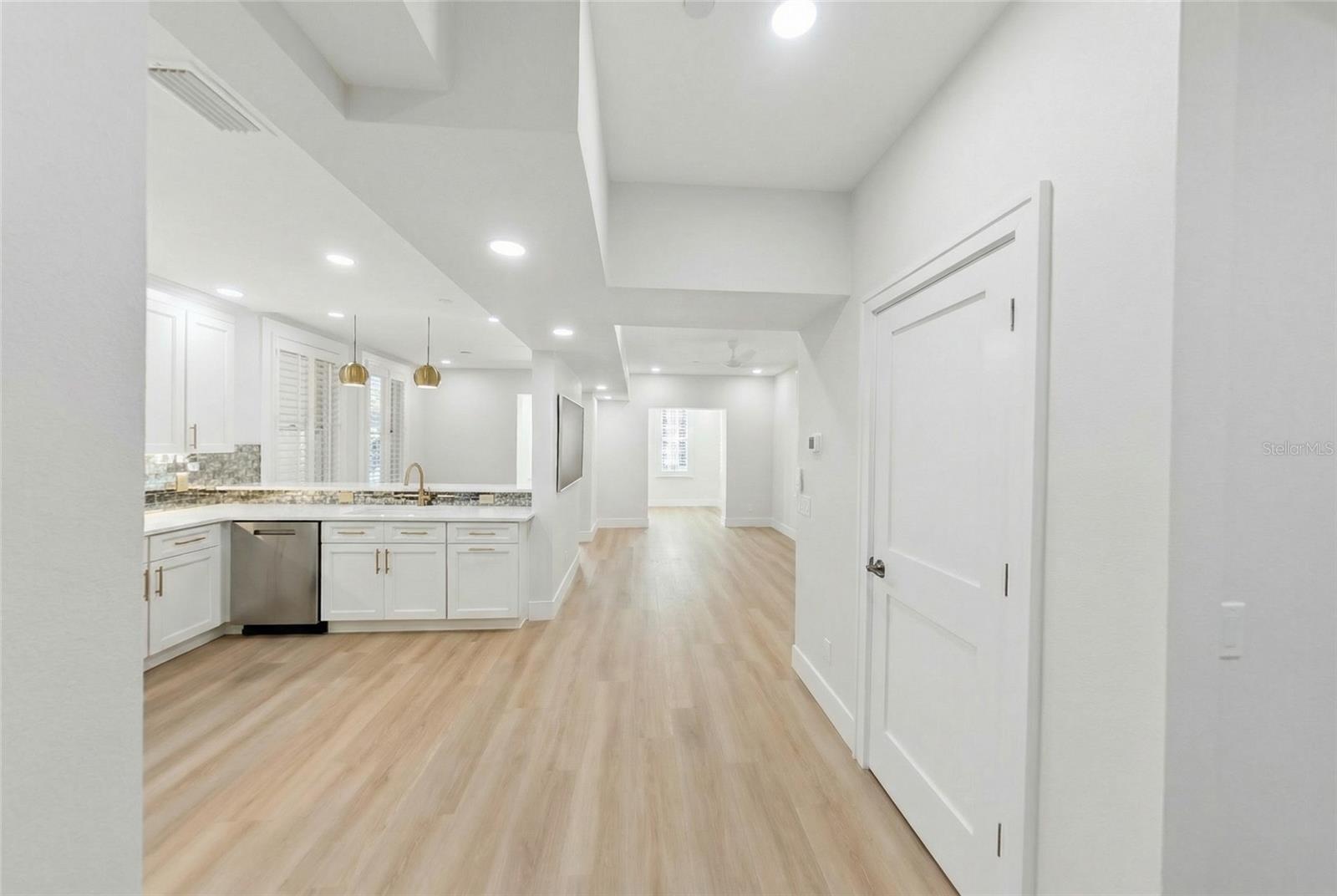 Image 5 of 71 For 1221 Palm Avenue 106-107