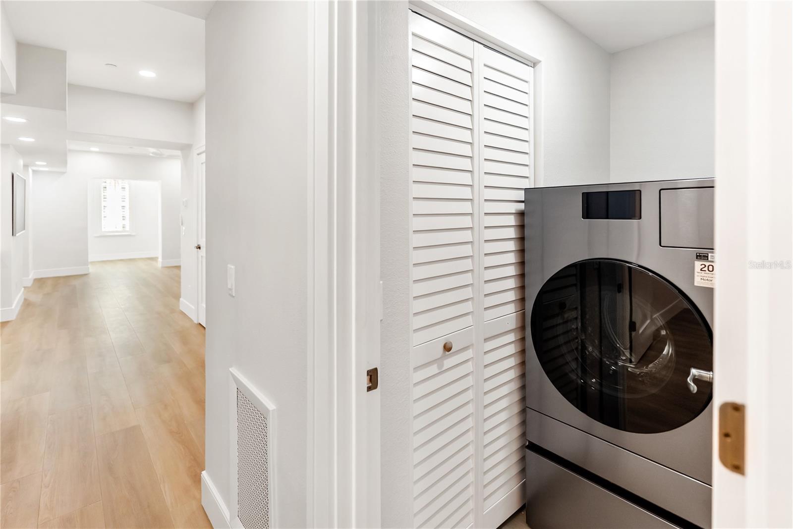 Image 53 of 71 For 1221 Palm Avenue 106-107