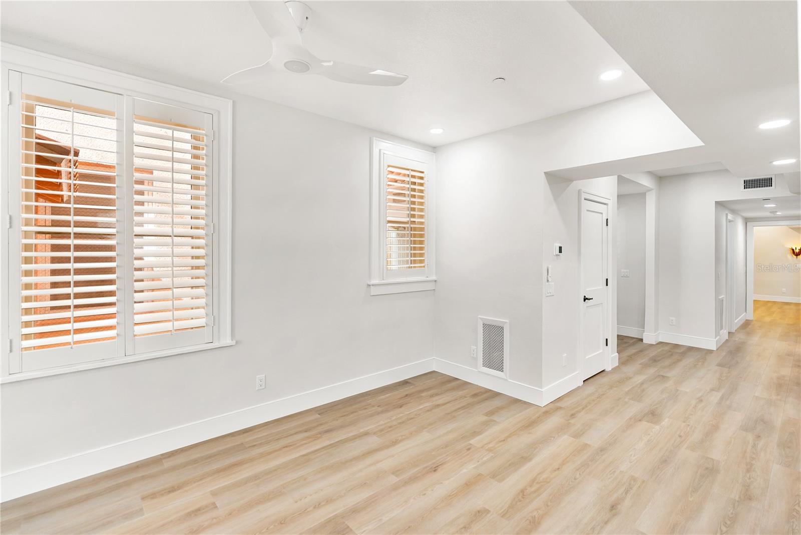 Image 7 of 71 For 1221 Palm Avenue 106-107