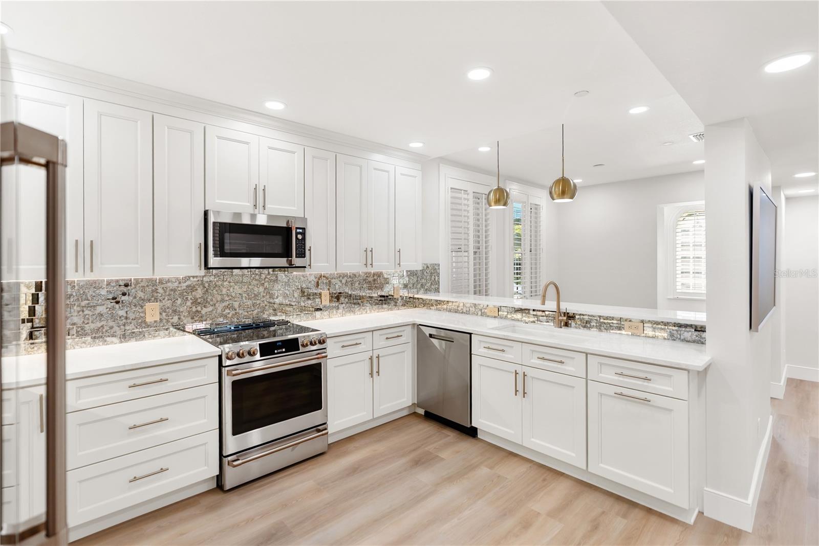 Image 8 of 71 For 1221 Palm Avenue 106-107