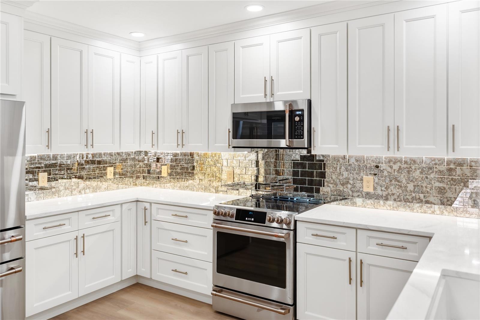 Image 9 of 71 For 1221 Palm Avenue 106-107