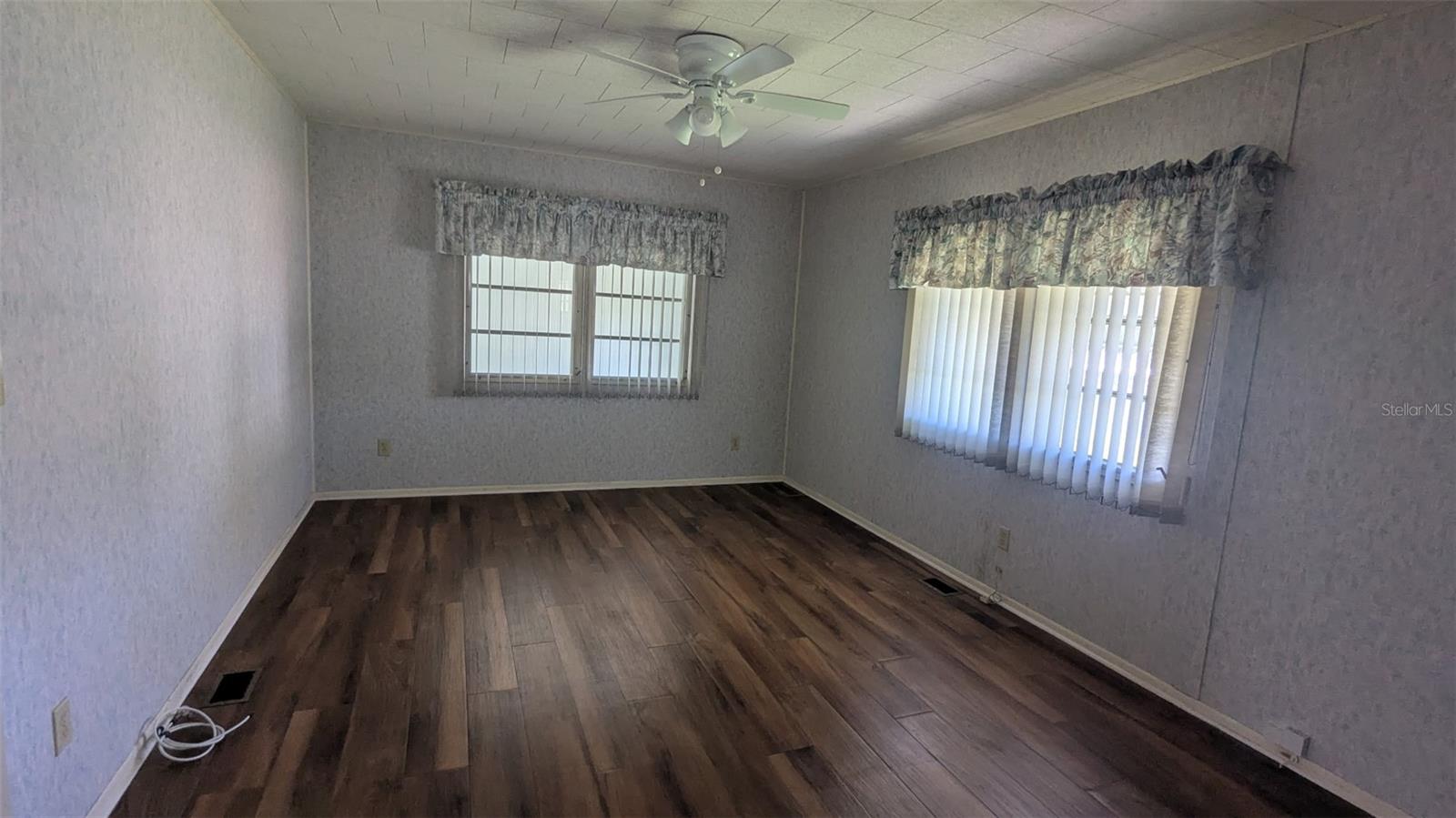 Image 6 of 12 For 4811 3rd Street W