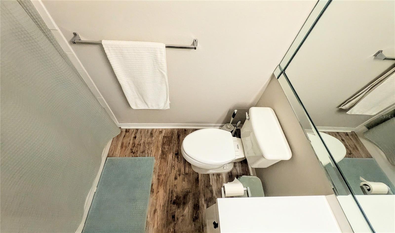 Image 17 of 34 For 5174 Northridge Road 108