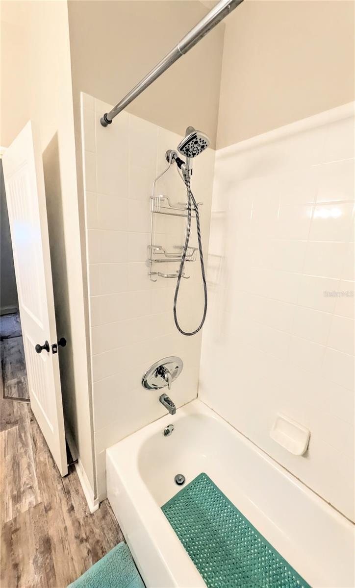 Image 18 of 34 For 5174 Northridge Road 108